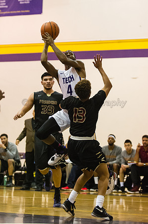 Los Angeles Trade-Tech guard Donte Medford (#4)