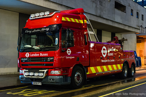 London Buses tow truck