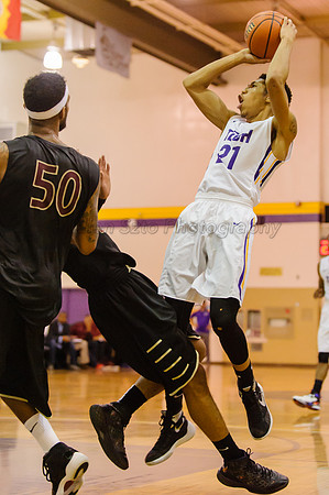 Los Angeles Trade-Tech forward Kieshuan Young-Jones (#21)