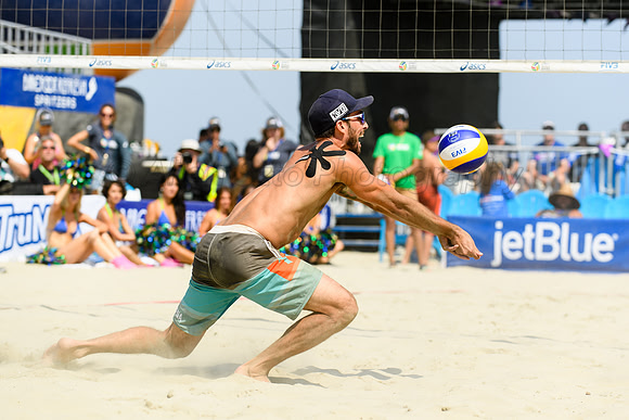 2017 FIVB World Series of Beach Volleyball (WSOBV) Long Beach (Sun)